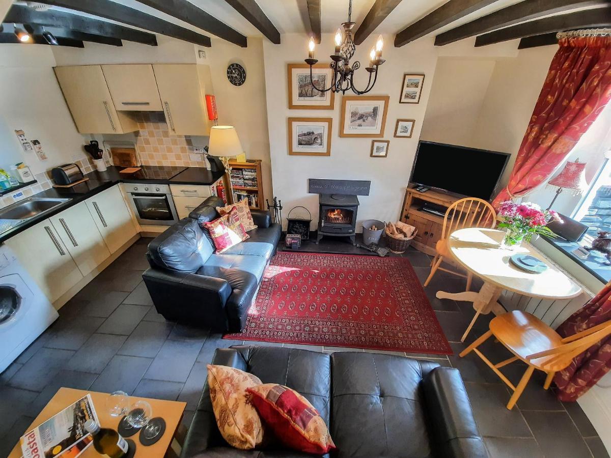 Bwthyn Ger Afon Riverplace Cottage Blaenau Ffestiniog Esterno foto
