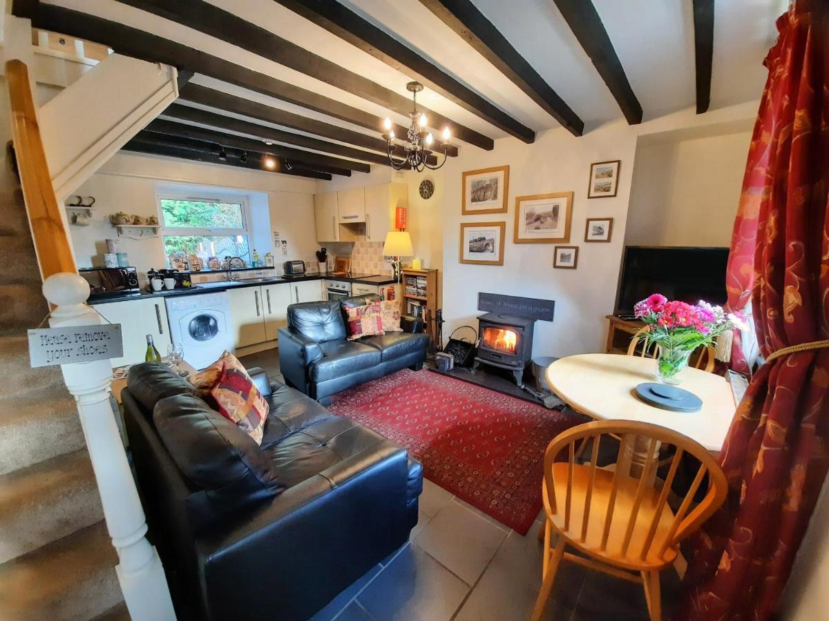 Bwthyn Ger Afon Riverplace Cottage Blaenau Ffestiniog Esterno foto